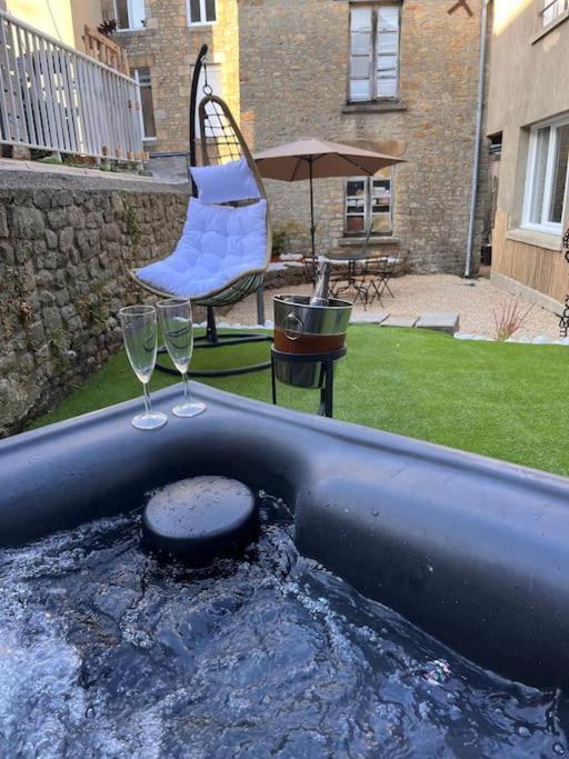 Beau Loft Room Proche Mont Saint Michel Jaccuzi Illimite En Plein Centre آفروشْ المظهر الخارجي الصورة