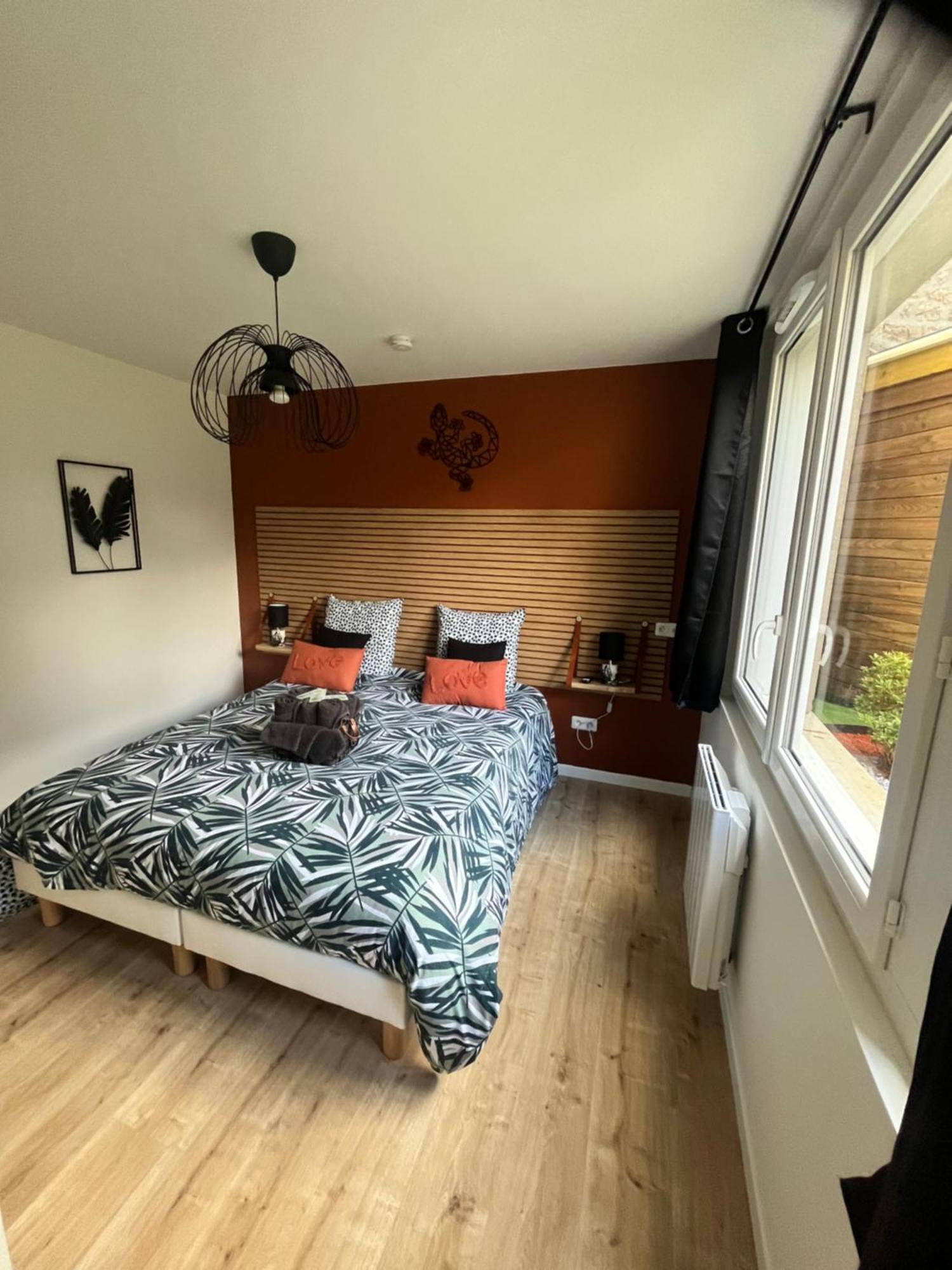 Beau Loft Room Proche Mont Saint Michel Jaccuzi Illimite En Plein Centre آفروشْ المظهر الخارجي الصورة