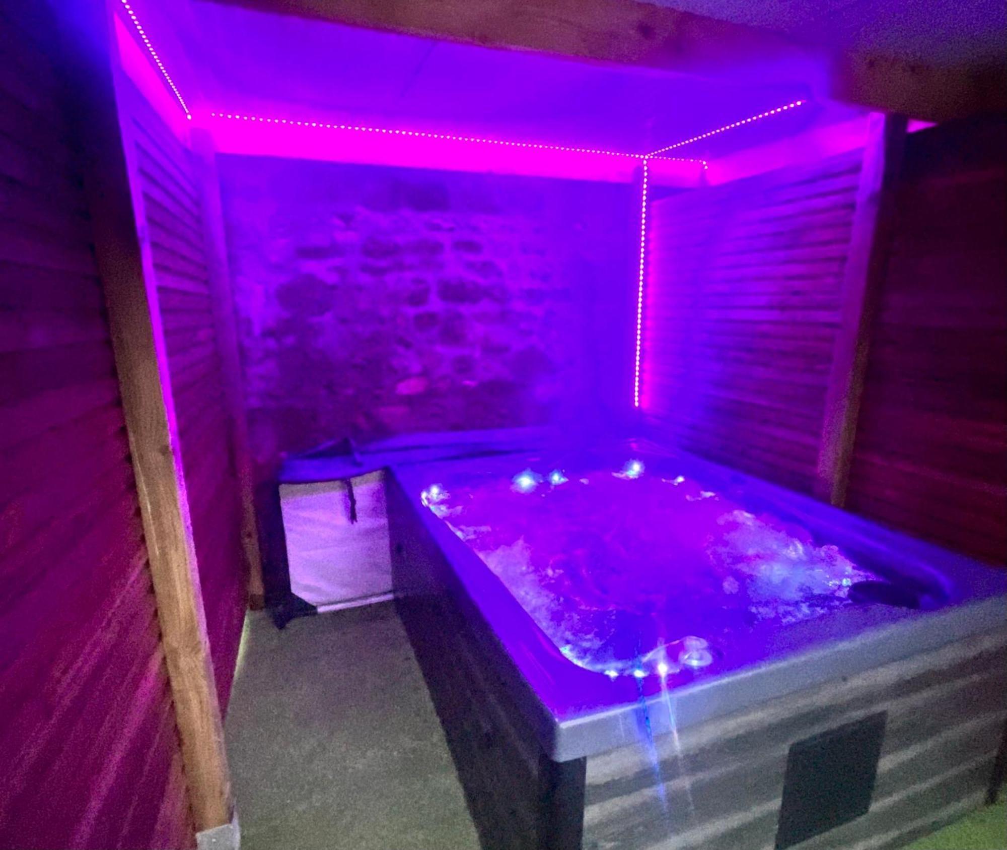 Beau Loft Room Proche Mont Saint Michel Jaccuzi Illimite En Plein Centre آفروشْ المظهر الخارجي الصورة